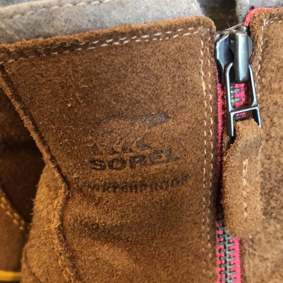 Sorel boots - Picture 8 of 12